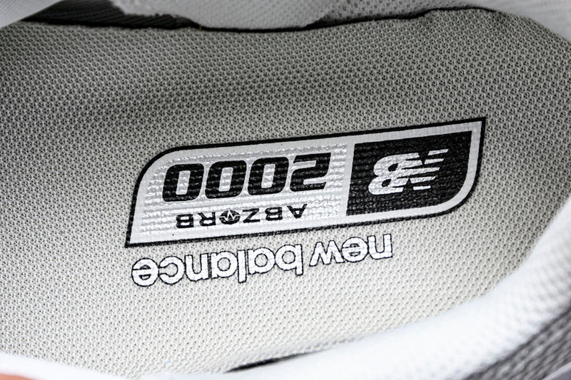 New Balance 2000 Sneakers