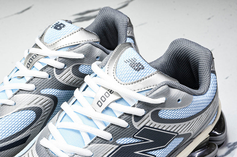 New Balance 2000 Sneakers