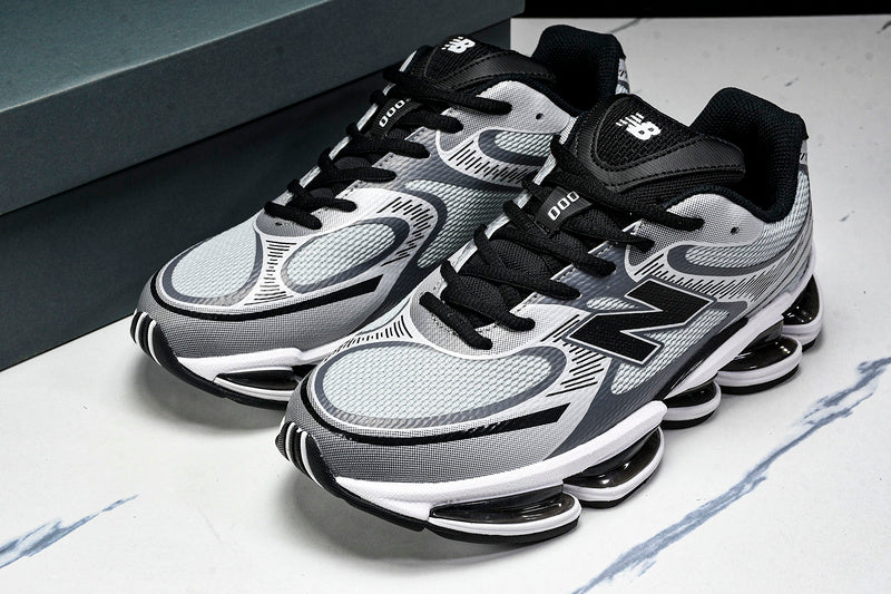 New Balance 2000 Sneakers
