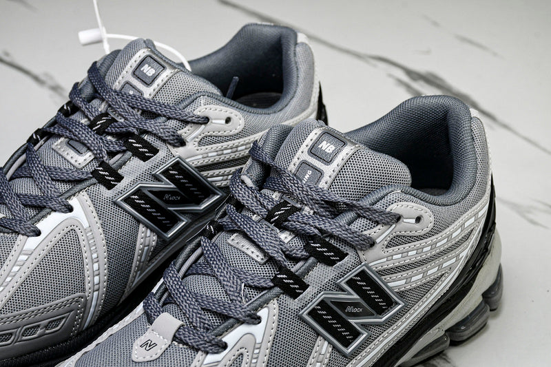 New Balance 1906