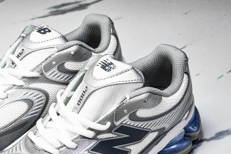 New Balance 2000 Sneakers