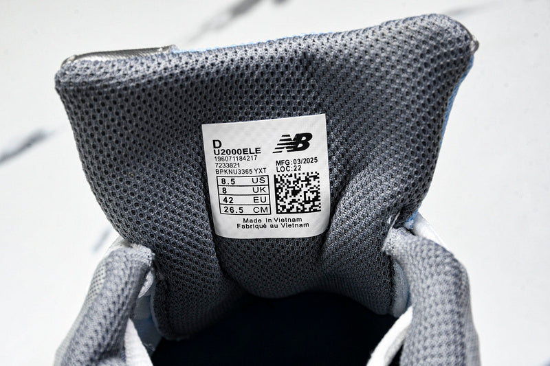 New Balance 2000 Sneakers