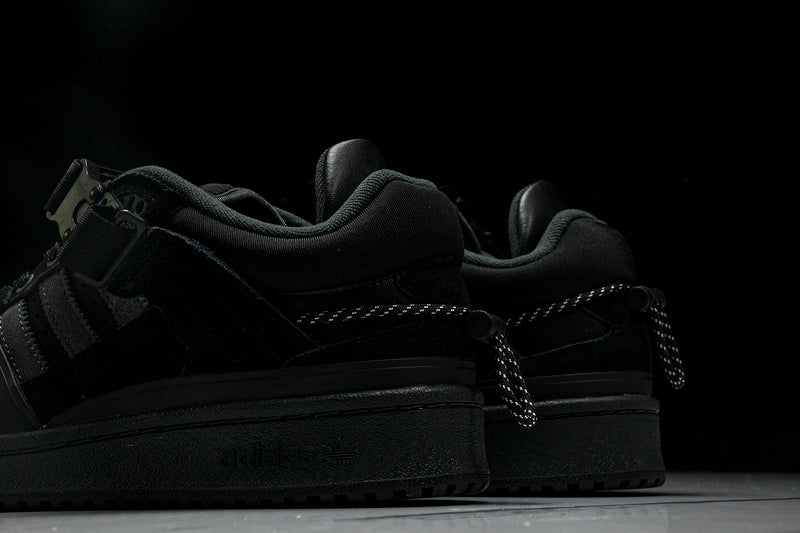 Tênis Adidas x Bad Bunny