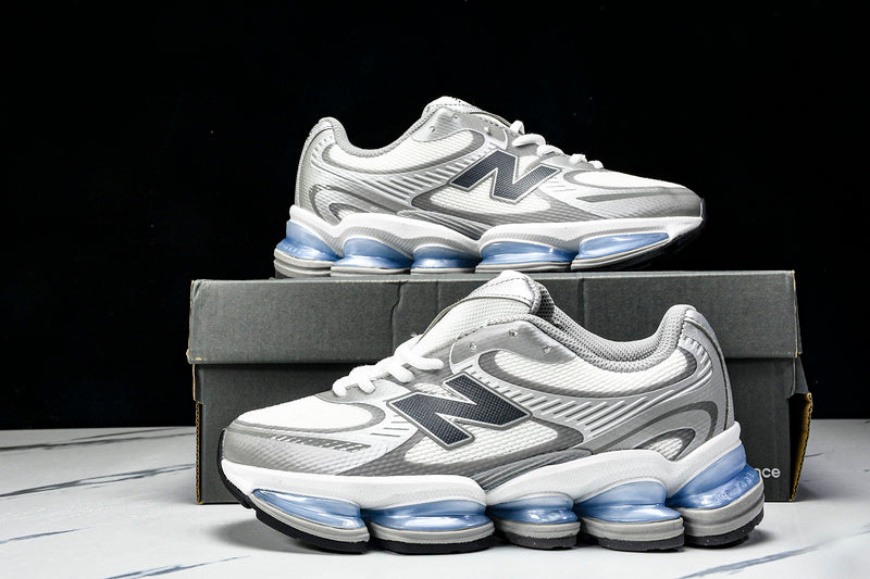 New Balance 2000 Sneakers